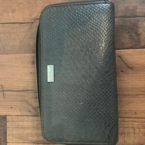 Thirty-One Black Textured Women's Wallet